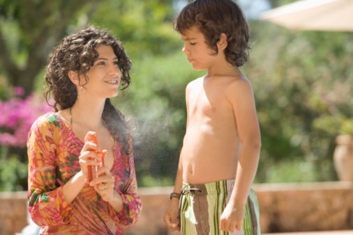 Madre repelente niño